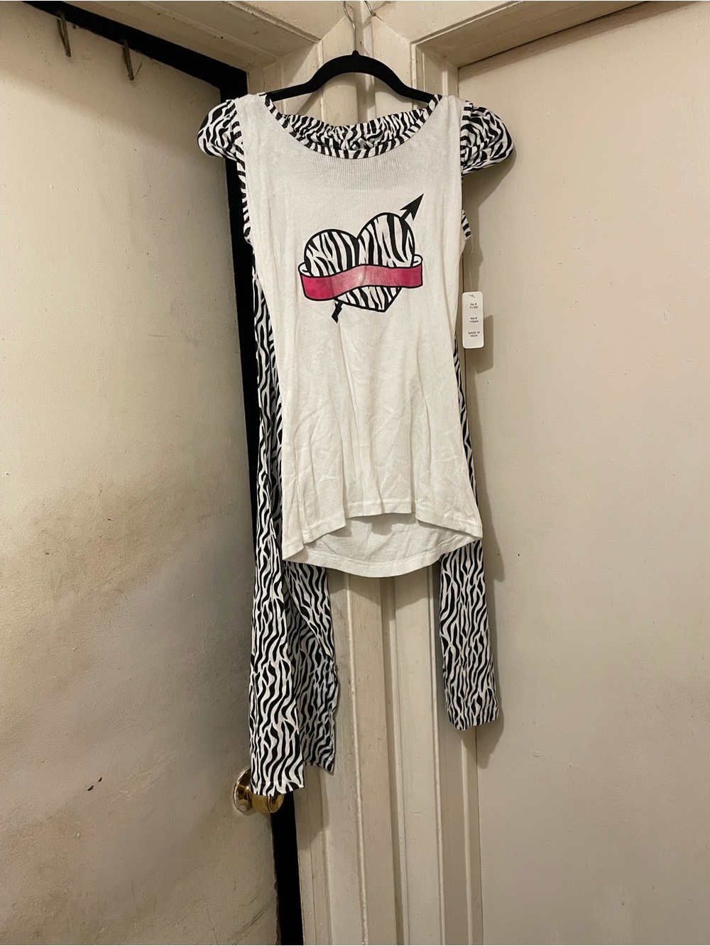 Women’s Zebra Print Pajama Set Heart Graphic Tank Top & Lounge Pants Size XL